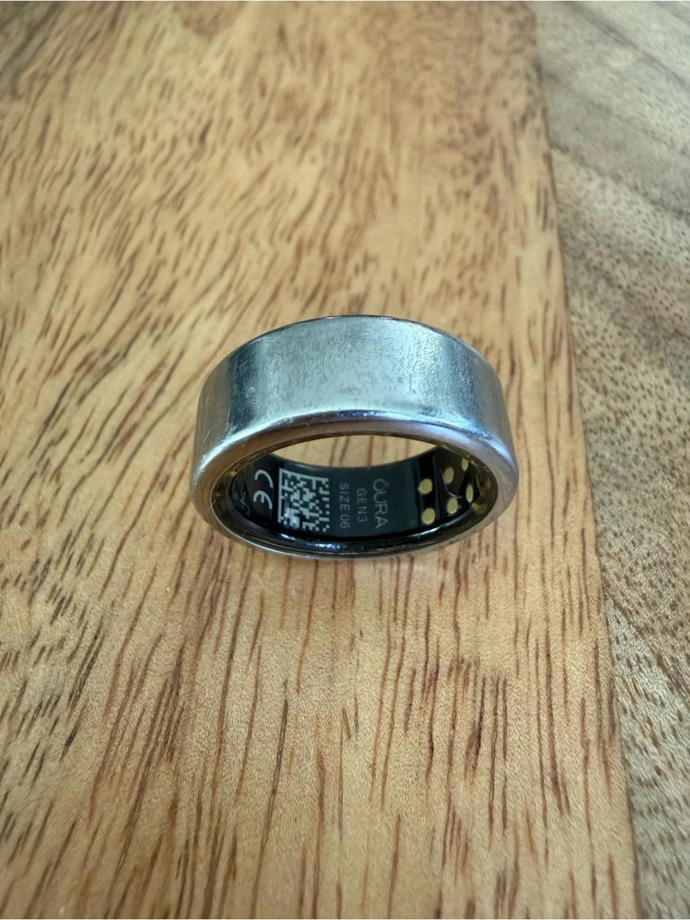 Oura Smart Ring Charging Dock - Silver/Black